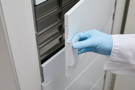 Opening of inner doors of Eppendorf CryoCube_REG_ F440h Ultralow temperature freezer (ULT)
