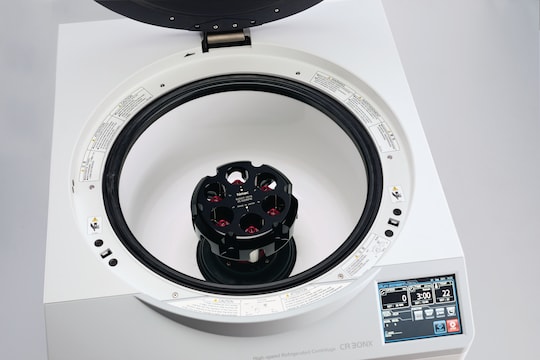 High-speed Centrifuge CR30NX with swing-bucket rotor R25ST