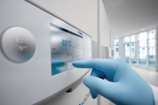 Eppendorf CryoCube®_F740hi ULT freezer with touchscreen and VisioNize interface
