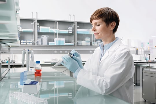 Reference 2 woman in lab setting volume