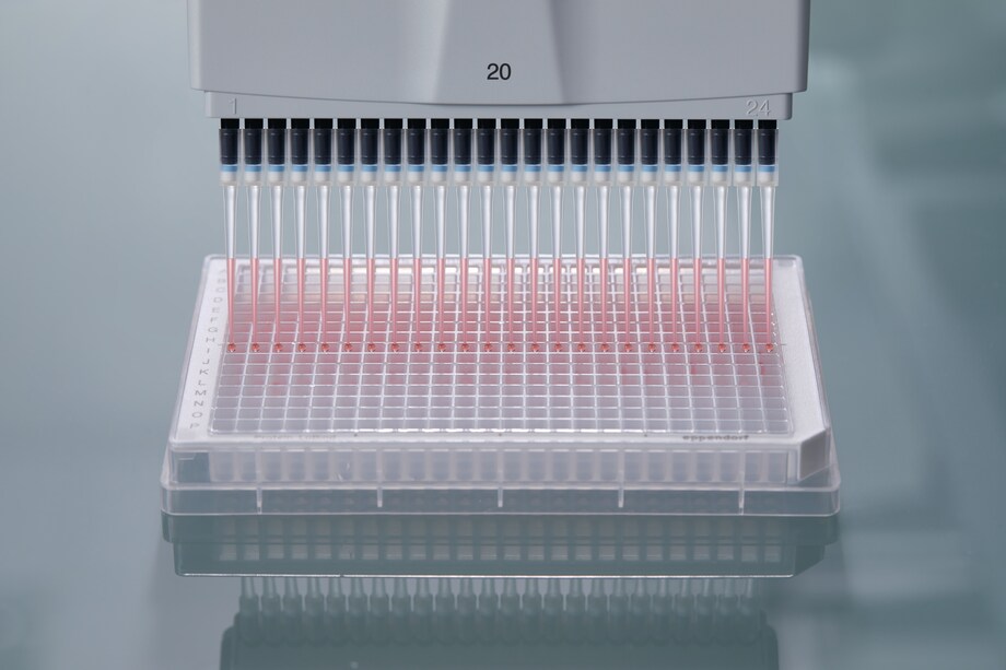 Speed up your workflows by dispensing liquid in 384-well plates with 24-channel pipettes from Eppendorf and ep Dualfilter T.I.P.S._REG_ 384 filter pipette tips
