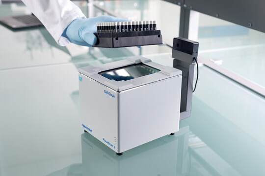 Eppendorf RackScan b with s and rack of CryoStorage Vials at the bench