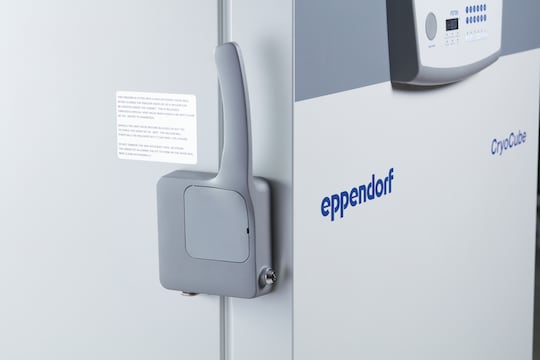 Eppendorf CryoCube® ULT freezer with ergonomic door handle for easy opening of freezer