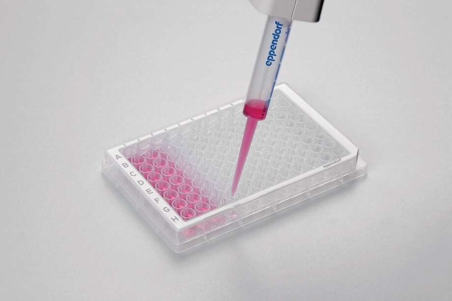 Sample being pipetted into a microplate with Combitip_REG_ pipette tips
