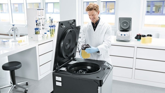 promo_h2_25_centrifuge_cr22n_labscene__920x518