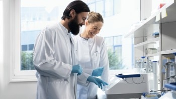 1460_822px_people_lab_scene_mastercycler_x40_academia_lab_people_lab_scene