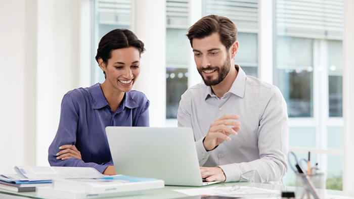 764446_office_scene_office_staff_laptop
