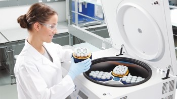 1460_822_centrifuge_5920_r