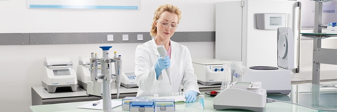 PhysioCare Concept® emblem of laboratory ergonomics PhysioCare Concept® - Laboratory Ergonomics with all lab devices at the work bench