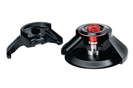 PhysioCare Concept® - Centrifuges A black centrifuge rotor lid with a red knob symbolizing aerosol-tightness.