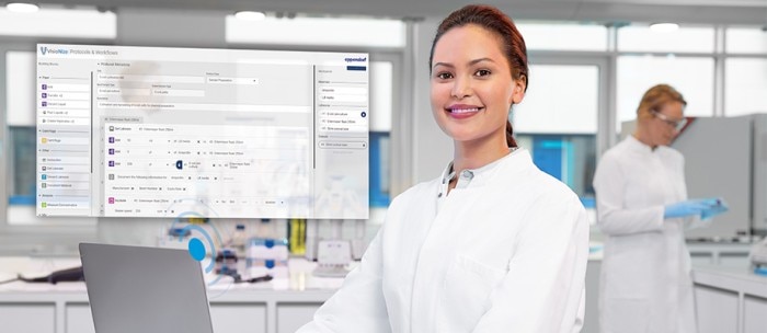 Woman in a digital lab digitalexperimentmanagement_keyvisual_920px