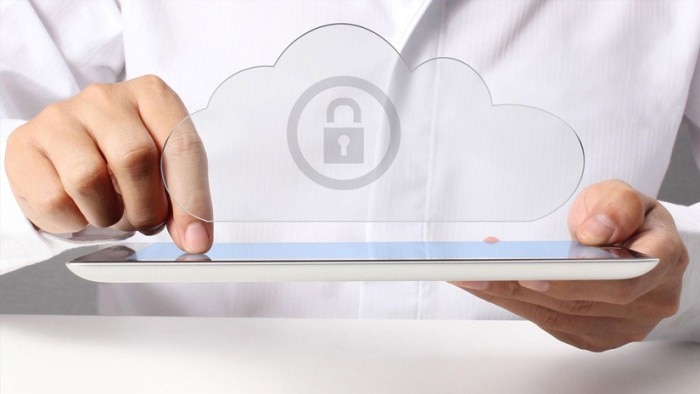 Horizontal tablet connected to the cloud with explicit data security measures for the lab