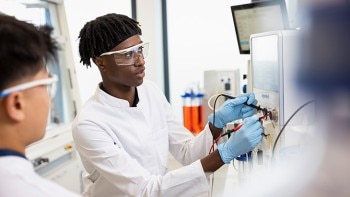 11715470_730px_x_411px