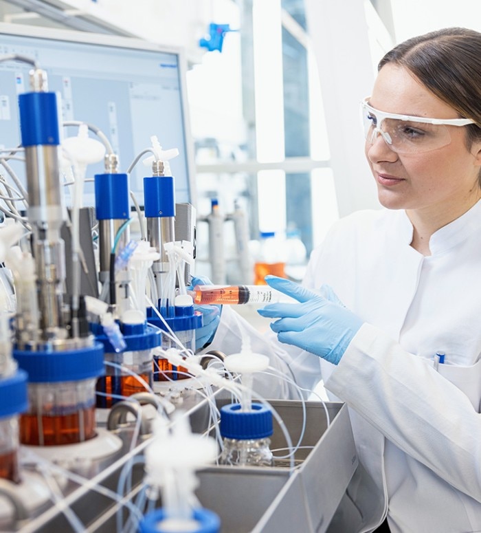 11715628_730px_x_808_a4