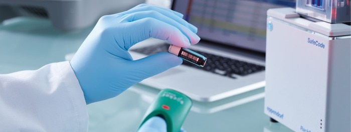 header_hand_scanning_cryostoragevial_rackscan_elab_2249x844