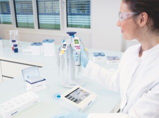 Green tick lights up on the connected pipette, all entered settings have been transferred.