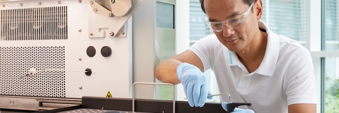 Biological Shaker Service and Repair Eppendorf expert executing repair of biological shaker