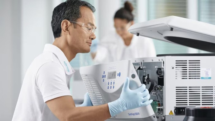 csm_key_visual_centrifuge_epservices_cards___cmyk_web_16x9_52dbddf5a2_1
