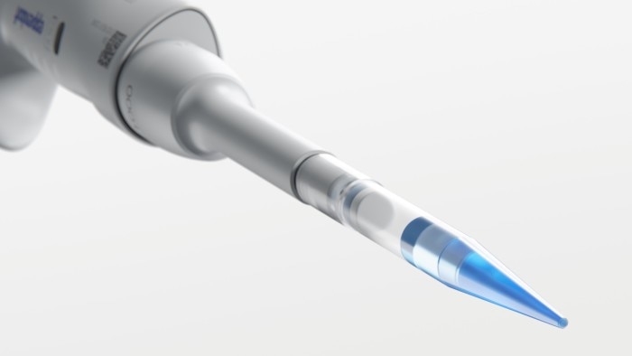 01_research_3_neo_single_pipette_tip_product_shadow_bg
