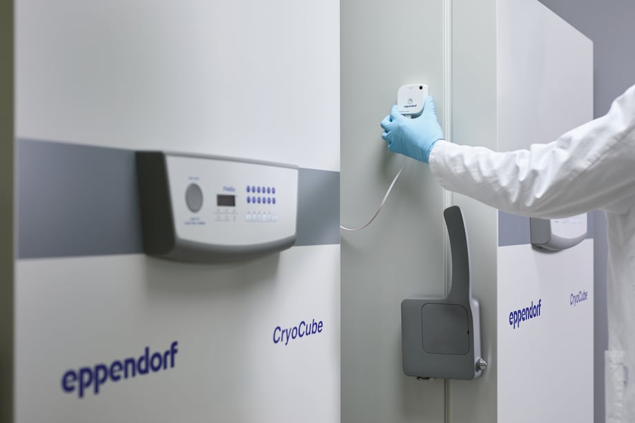 Eppendorf CryoCube F440h ULT freezer: External temperature probe system