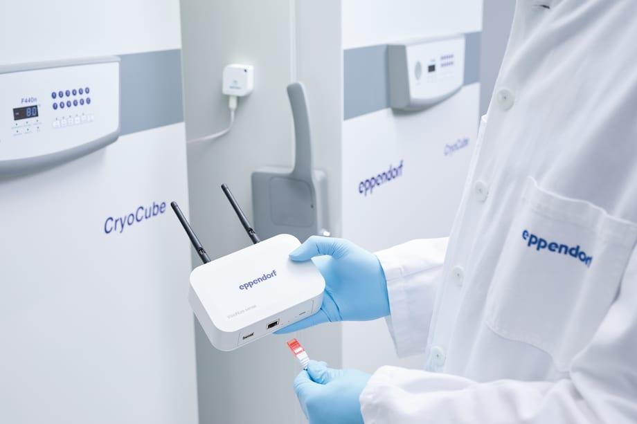 Eppendorf CryoCube F440 ULT freezer: Monitoring system VisioNize sense Eppendorf CryoCube_REG_ F440 ULT freezer can be equipped with independent temperature monitoring system