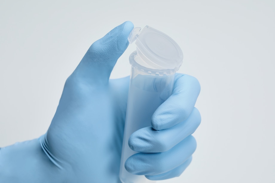 Conical Tube SnapTec 50 tube in hand