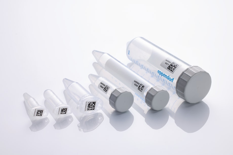 Eppendorf SafeCode vessels with pre-made barcodes Different barcoded vessels with SafeCode arranged in a row