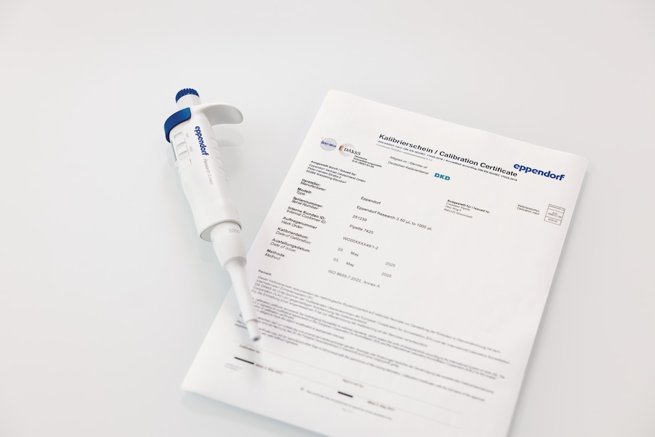 Eppendorf Research® 3 neo single-channel pipette 50-1000 µL blue with Eppendorf calibration certificate Eppendorf Research® 3 neo single-channel pipette 50-1000 µL blue with calibration certificate