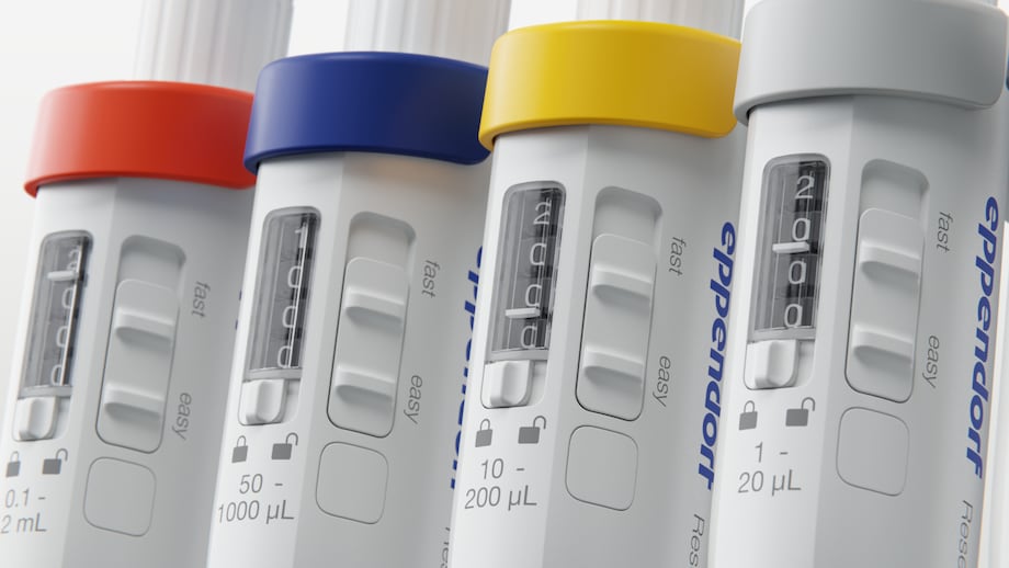 The 4-digit volume display with magnified numbers allows for easy and precise volume adjustment