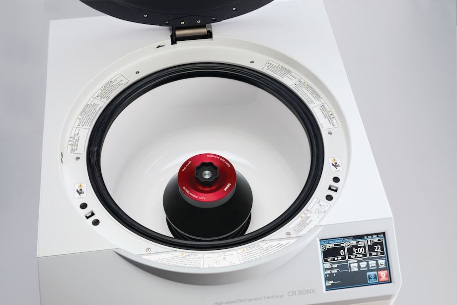 Centrifuge CR30NX top view with rotor R30AT High-speed floorstanding Centrifuge CR30NX with fixed-angle rotor R30AT