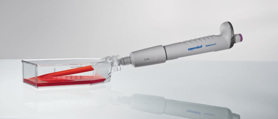 epT.I.P.S.® macro volume tips facilitate easy reach to the bottom of e.g. 15 mL centrifugation tubes or flasks epT.I.P.S._REG_ macro volume tips facilitate easy reach to the bottom of e.g. 15 mL centrifugation tubes or flasks