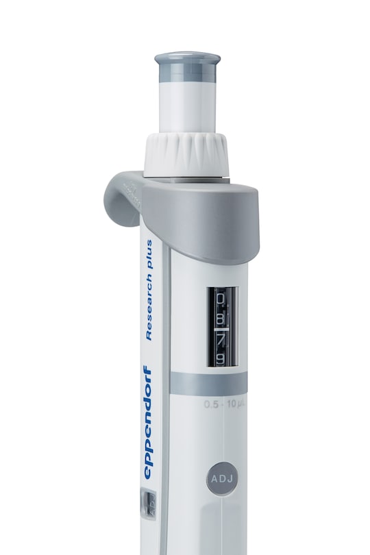 Eppendorf Research_REG_ plus manual pipette 4-digit display for easy and precise volume adjustment