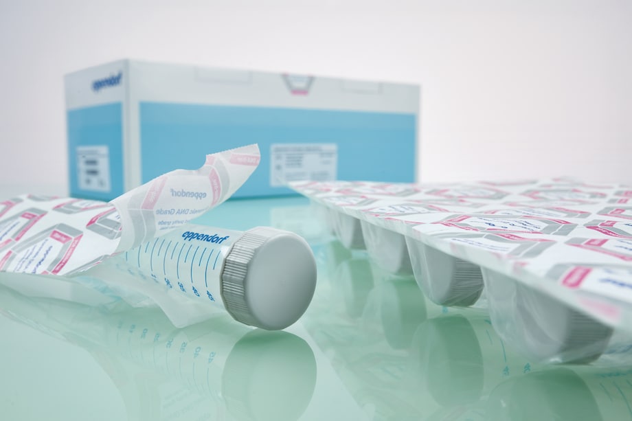 50 mL conical tubes in packaging with branded box in background 50 mL conical tubes in packaging with branded box in background