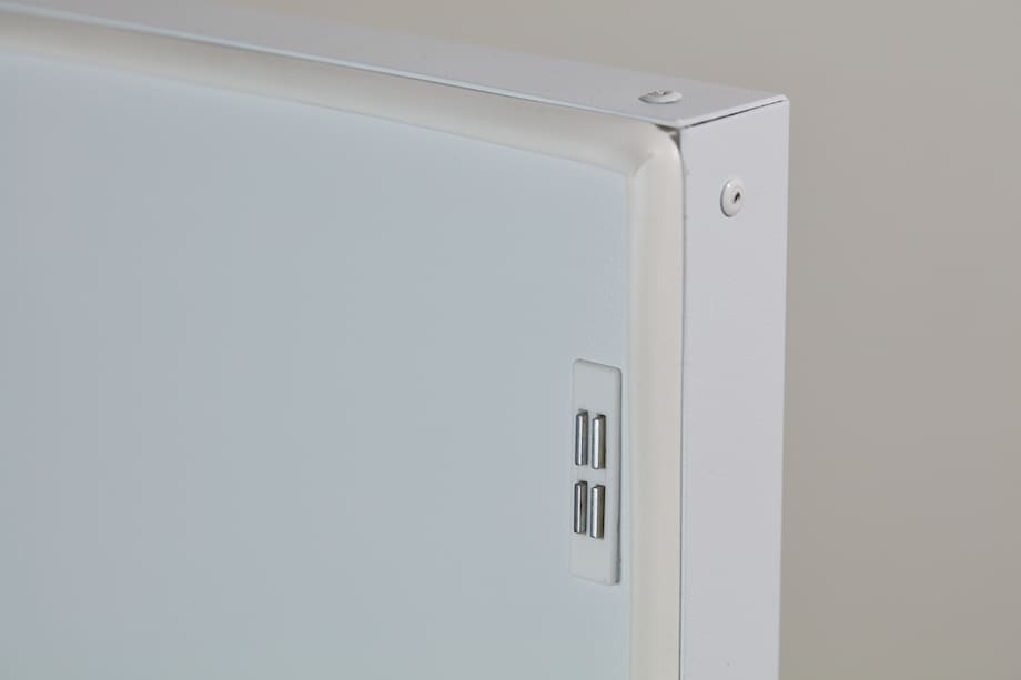 Inner door of ULT freezer ULT Freezer with sealed inner door and magnet
