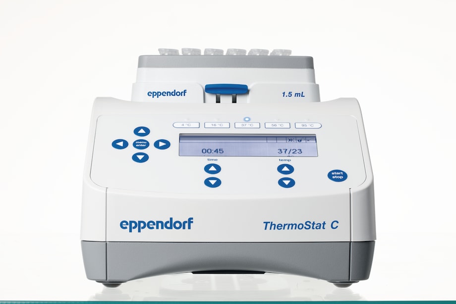 Eppendorf ThermoStat C with SmartBlock 1.5 mL_and_tubes Front view of Eppendorf ThermoStat C with SmartBlock 1.5 mL_and_tubes