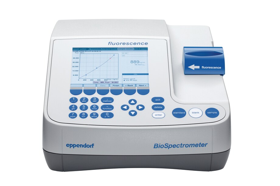 _BOLD_Eppendorf BioSpectrometer_REG_ fluorescence: _/BOLD_Photometric analysis of low volume samples Eppendorf BioSpectrometer fluorescence instrument for photometric analysis on table, front view