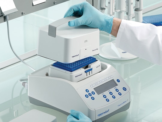 Eppendorf ThermoMixer C with ThemoTop for enhanced temperature accuracy and less condensation within sample tubes