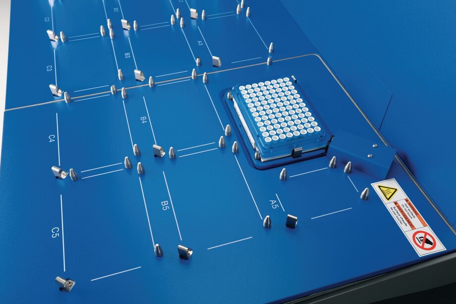 sideview 5075t with plate on thermal module An integrated on deck thermal module enables incubation steps on liquid handling robots