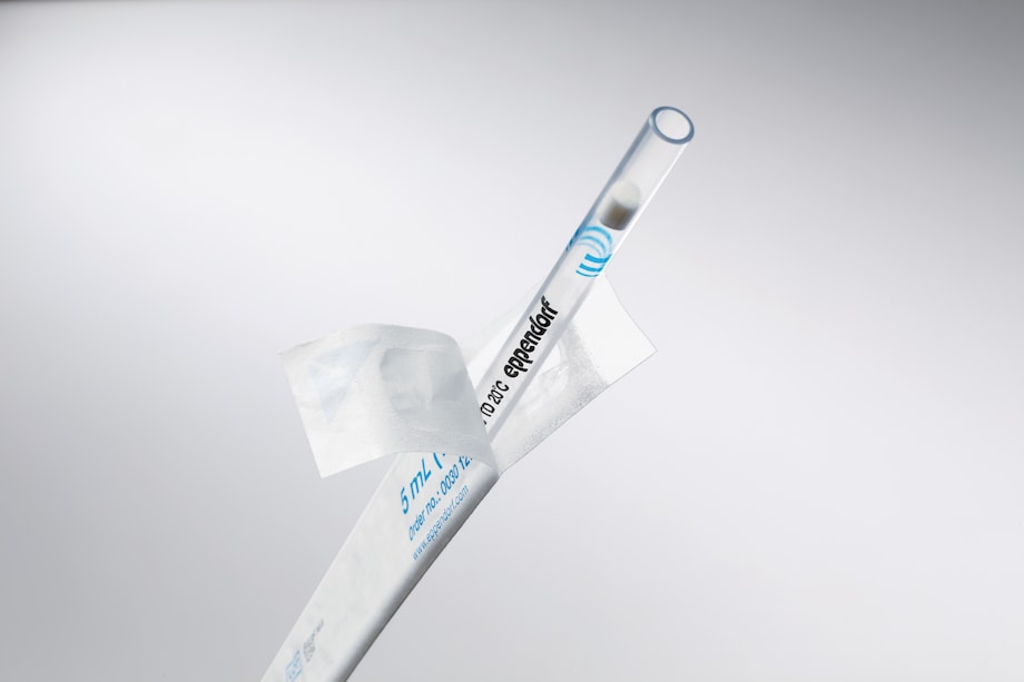 Serological pipette with open packaging Serological pipette with open packaging
