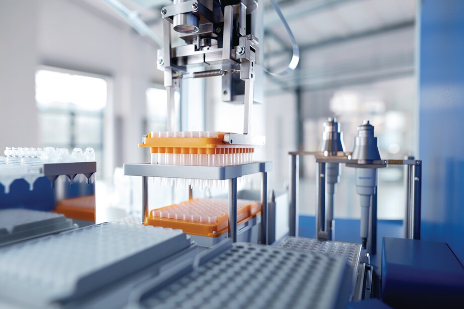 The Gripper places a tip rack in the TipHolder 73 The gripper of epMotion liquid handling robots exchanges empty tip racks immediately
