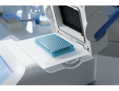 Full-skirted twin.tec trace PCR plat ein thermal block of Mastercycler X40