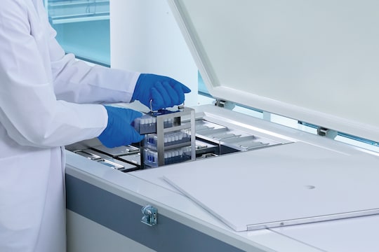 Eppendorf CryoCube® FC660h Ultralow temperature chest freezer (ULT) for longterm storage of sample, pulling out tower racks for freezer boxes