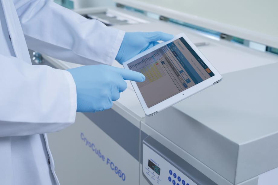 Eppendorf CryoCube_REG_ FC660h ULT freezer: Sample management Eppendorf CryoCube_REG_ FC660h Ultralow temperature chest freezer (ULT) for longterm storage of sample and sample documentation system