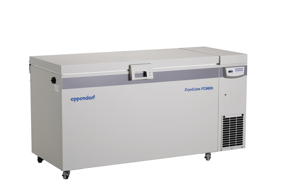 Eppendorf CryoCube FC660h ULT freezer: Angled view Eppendorf CryoCube® FC660h chest ULT freezer with green cooling liquids (hydrocarbons) and with closed lid