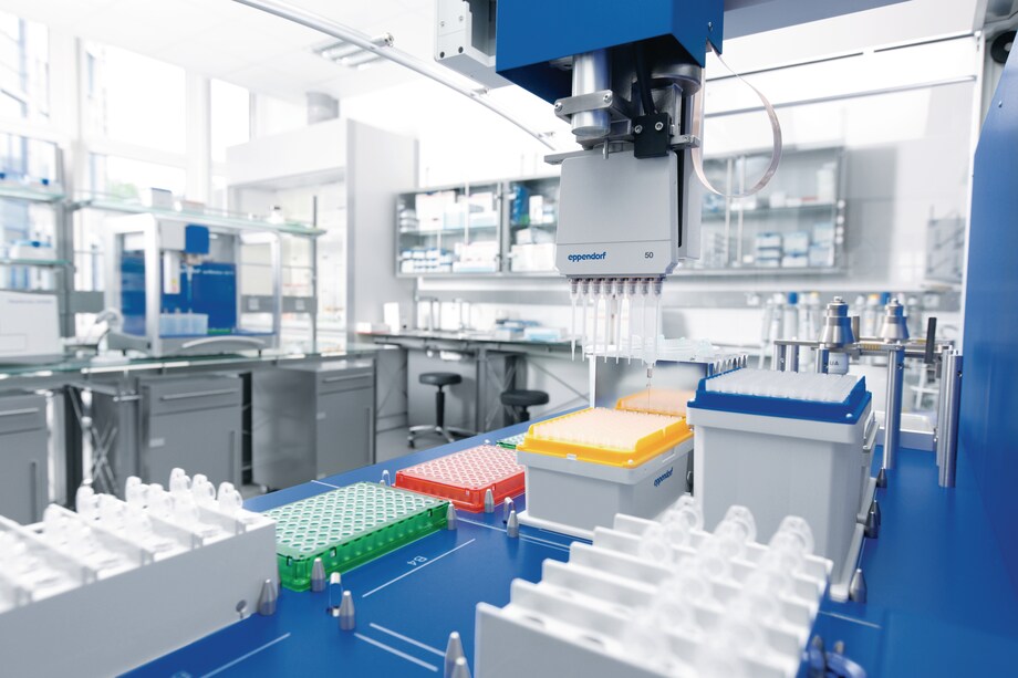 Inside out view of epMotion 5075 in labsetting, lab Cambridge epMotion liquid handlich robots can be equipped as needed
