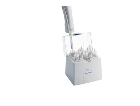 The Combitips<sup>&reg;</sup> advanced Box 2.0 from Eppendorf (sold separately) allows for ergonomic, single-handed tip attachment